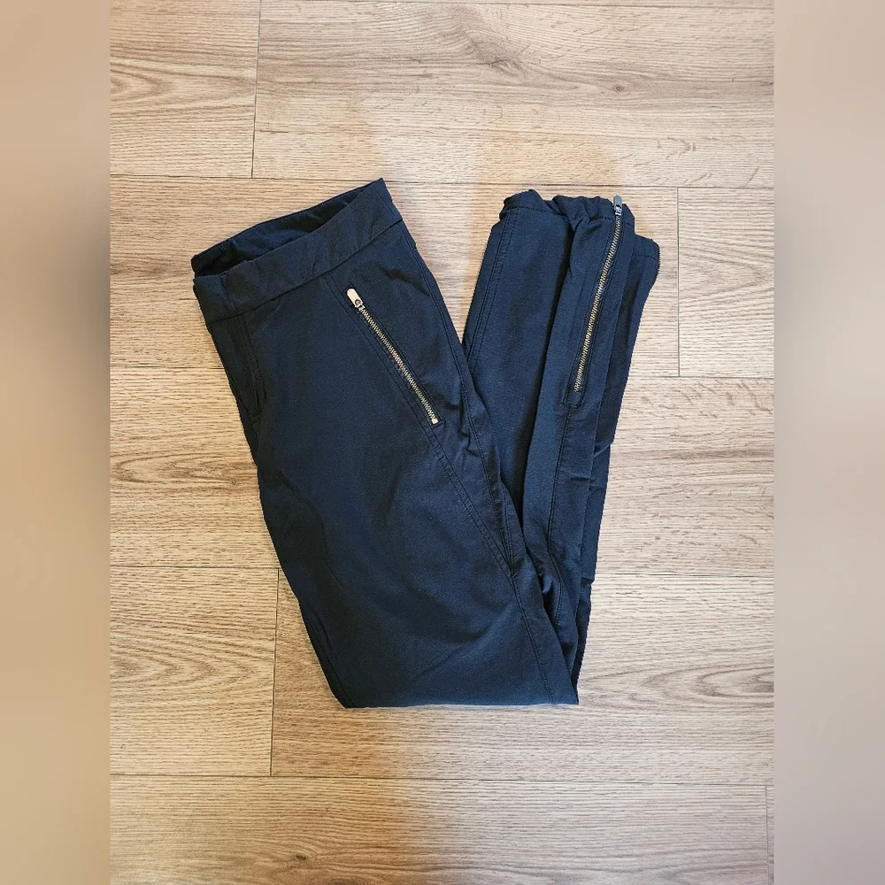 Athleta Women's Black Straight Leg Pants, Size 10